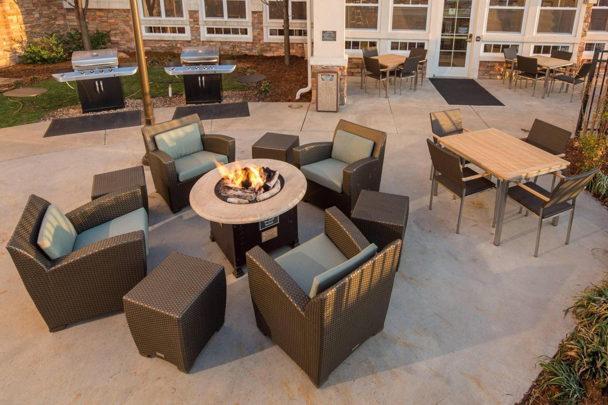 Residence Inn By Marriott Wichita East At Plazzio Екстериор снимка